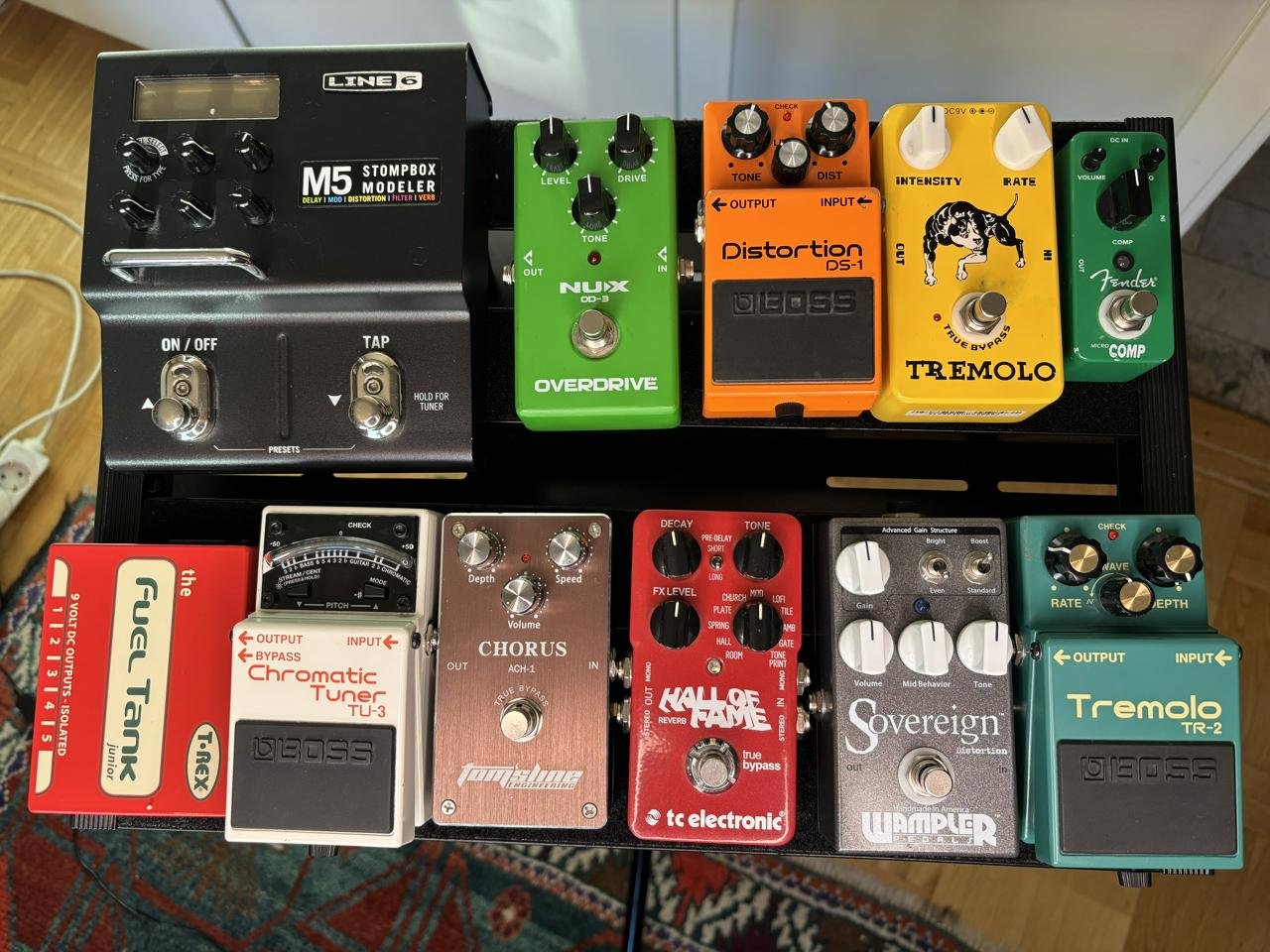 Effektpedaler och tillbehör