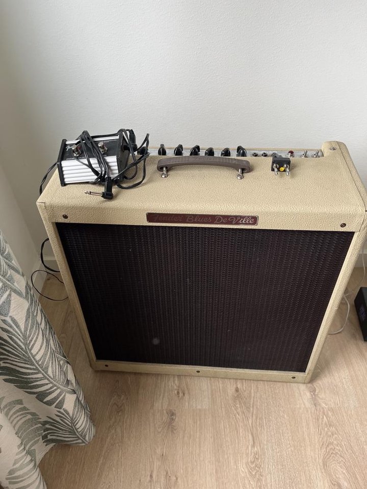 Fender Blues DeVille USA  4x1...