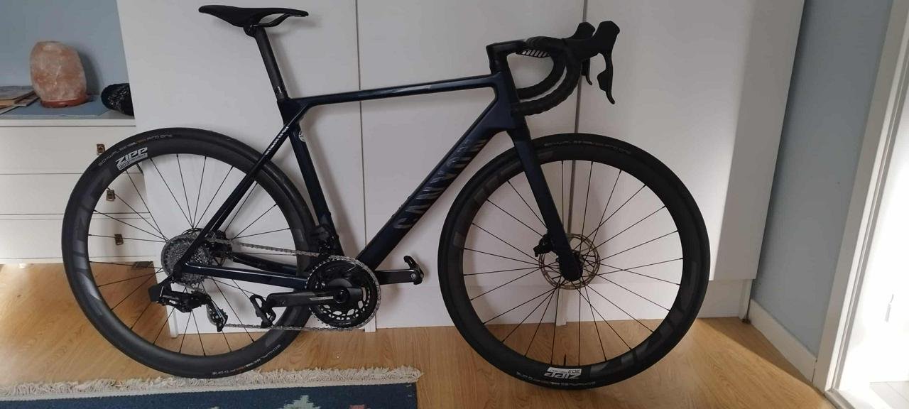 Canyon Ultimate CF SLX 8 Medium