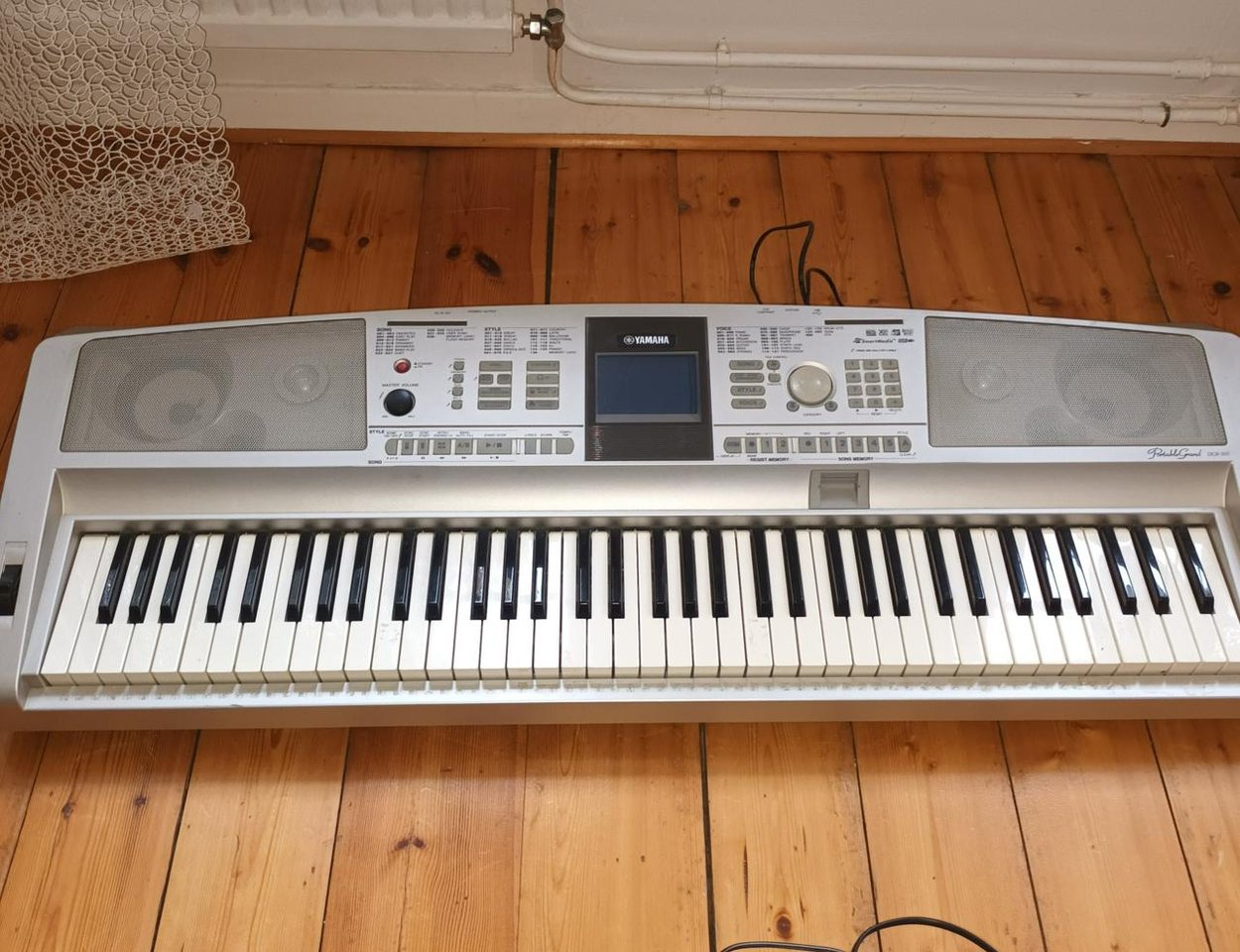 Keybord Yamaha DGX-305 
