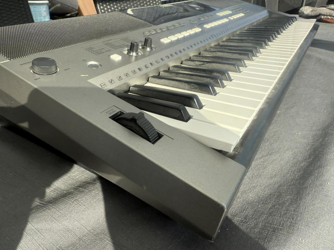 Yamaha PSR-E443 keyboard – fi...