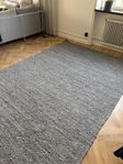 Grå matta från Living