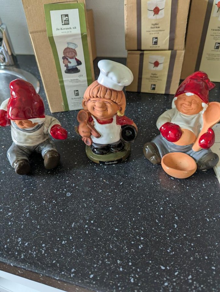 Tomtenisse, skålar, glöggkann...