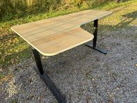 Höj- och sänkbart skrivbord + kontorsstol