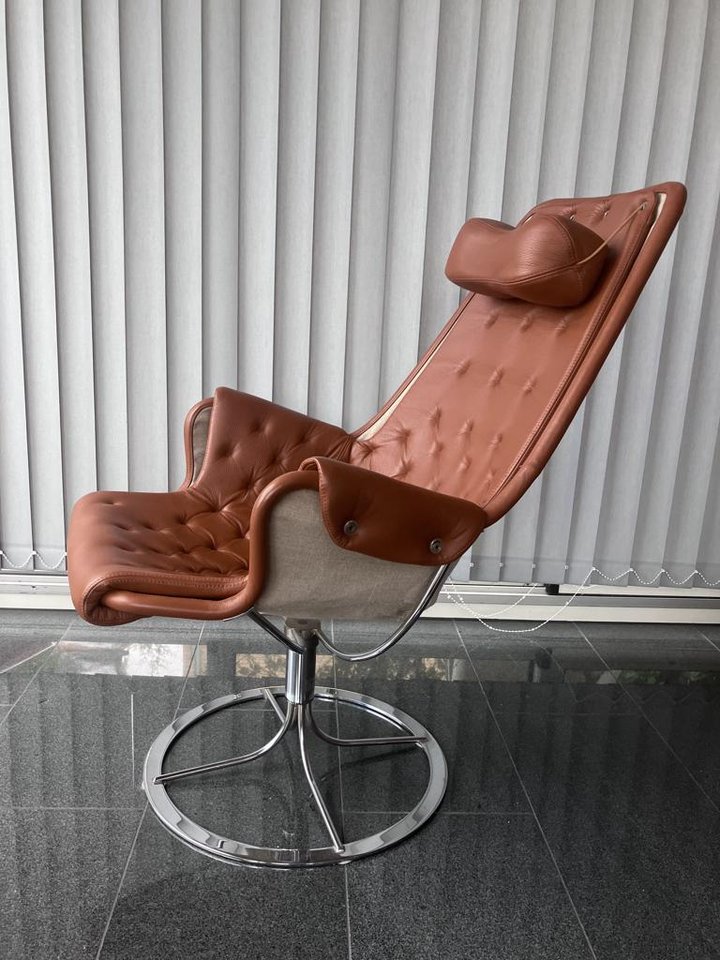 Jetson fåtölj i varm cognacfärg