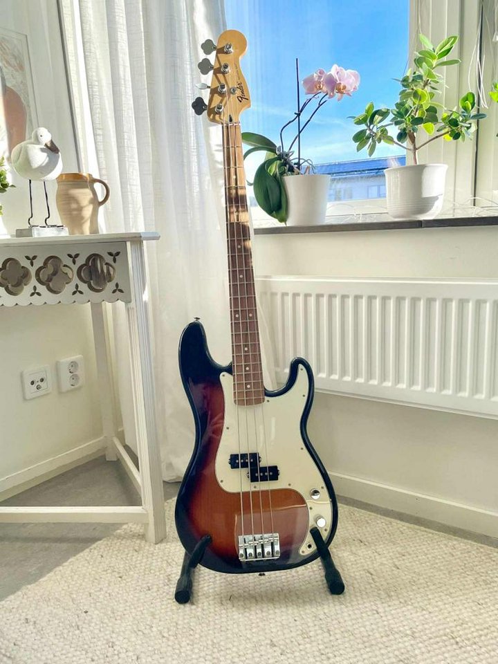Fender Standard Precision Bas...