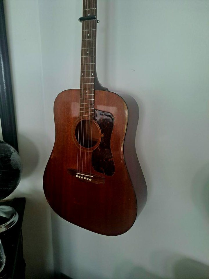 Guild D-25, 1972