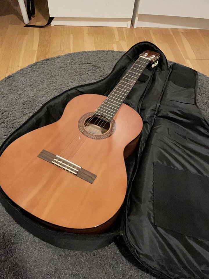 Yamaha-gitarr c45 + gitarrfodral