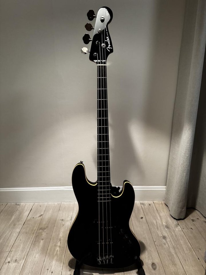 Fender Jazzbass Aerodyne bas