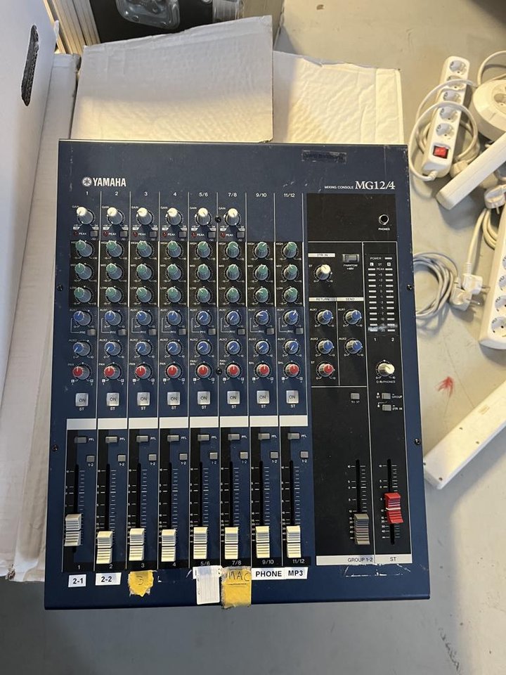 Yamaha MG 12/4 ljudmixer