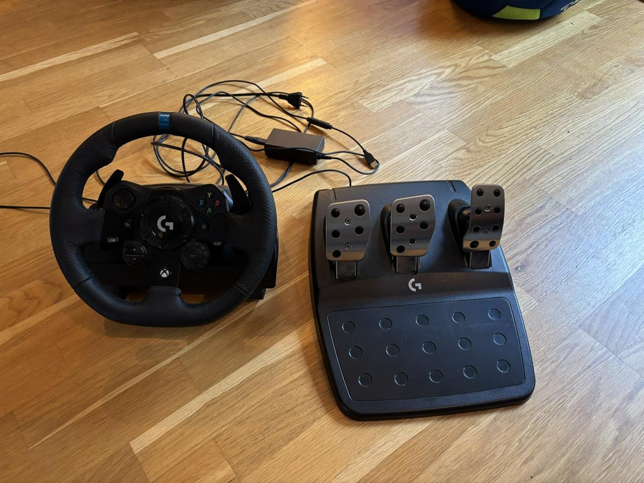 Logitech G923 ratt till Xbox/PC