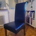 Bortskänkes 4st stolar med svart klädsel