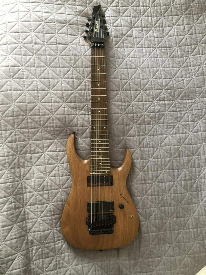 8-strängad Ibanez RGA8 med EMG