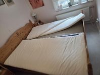 sängramen madrasser i träram och bäddmadrasser