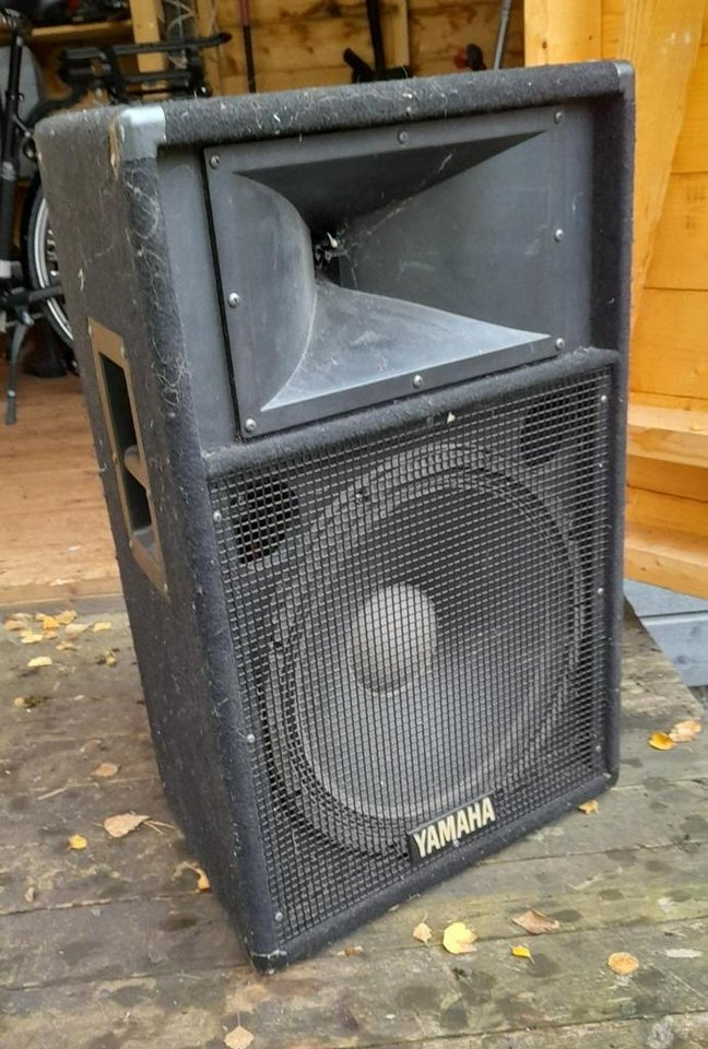 Yamaha 15 " högtalare