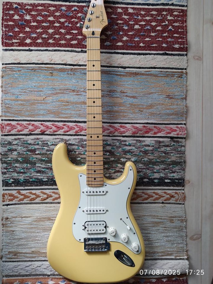Fender Stratocaster Player HSS