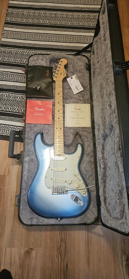 Fender AM Elite Strat MN SBM