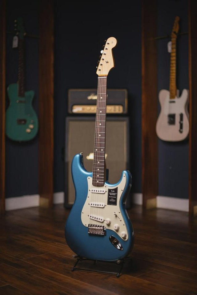 Fender Vintera II '60s Strato...