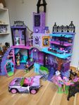 Monster High hus/dockorna och tillbehör. 