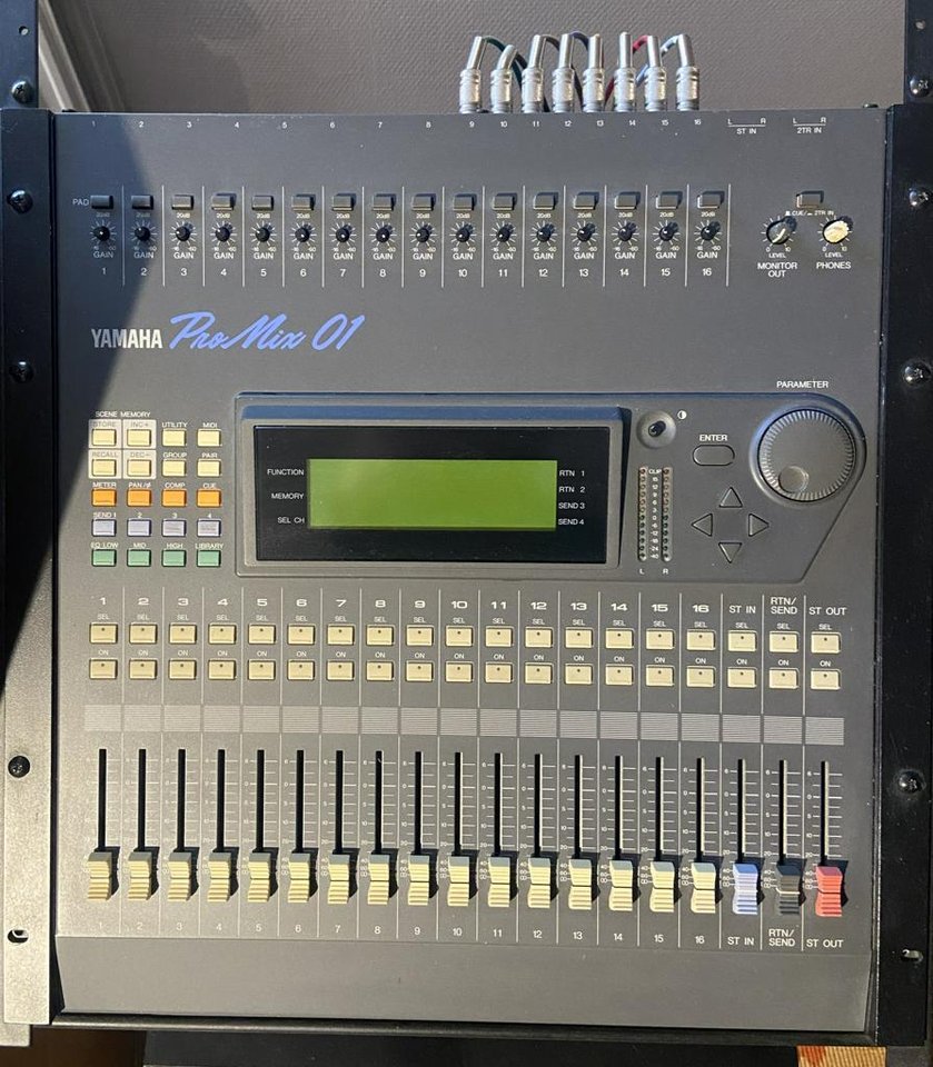 YAMAHA ProMix 01