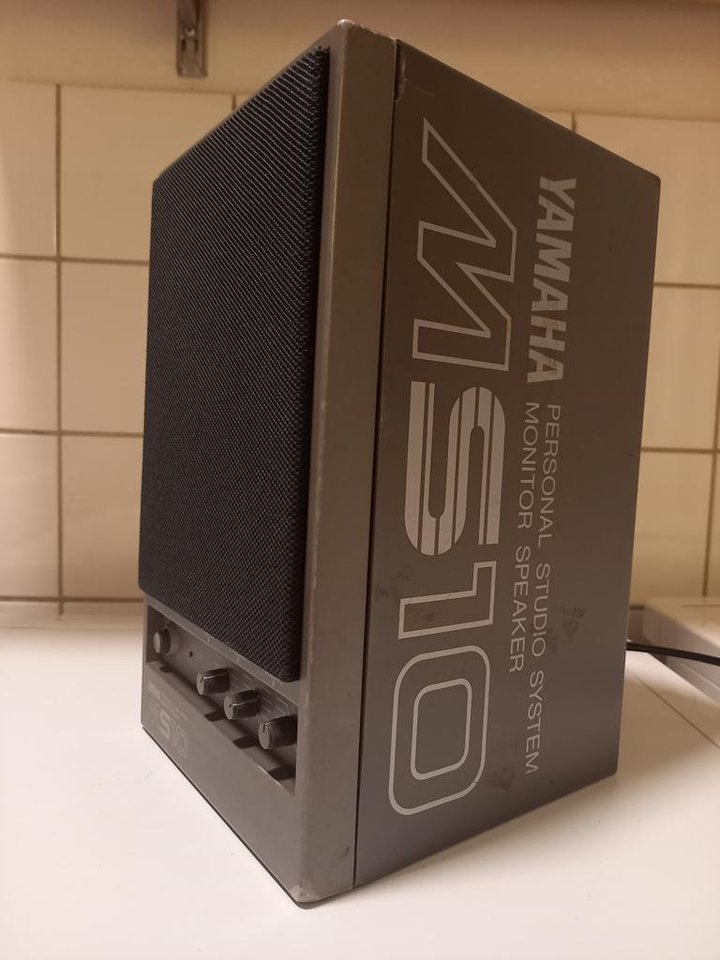 Studiohögtalare Yamaha MS10