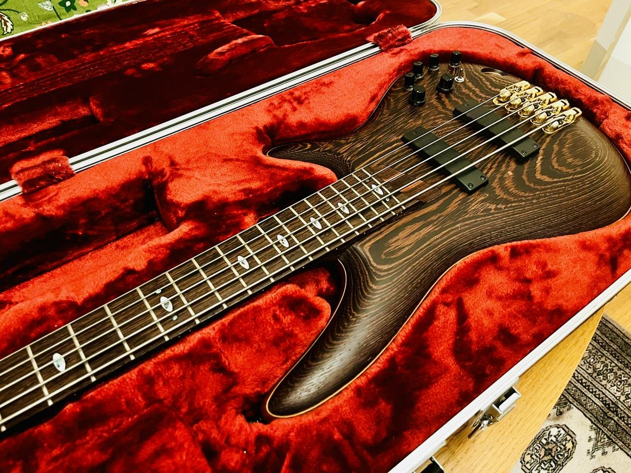 BYTEN OCKSÅ! Ibanez SR5005 Elbas