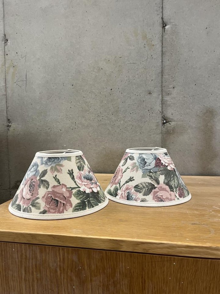 Retro lampskärmar blommiga