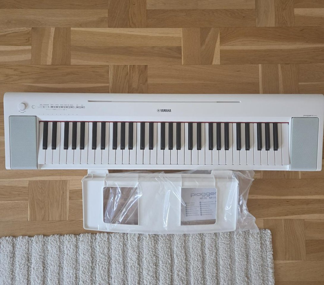 Elpiano Yamaha Piaggero NP-15