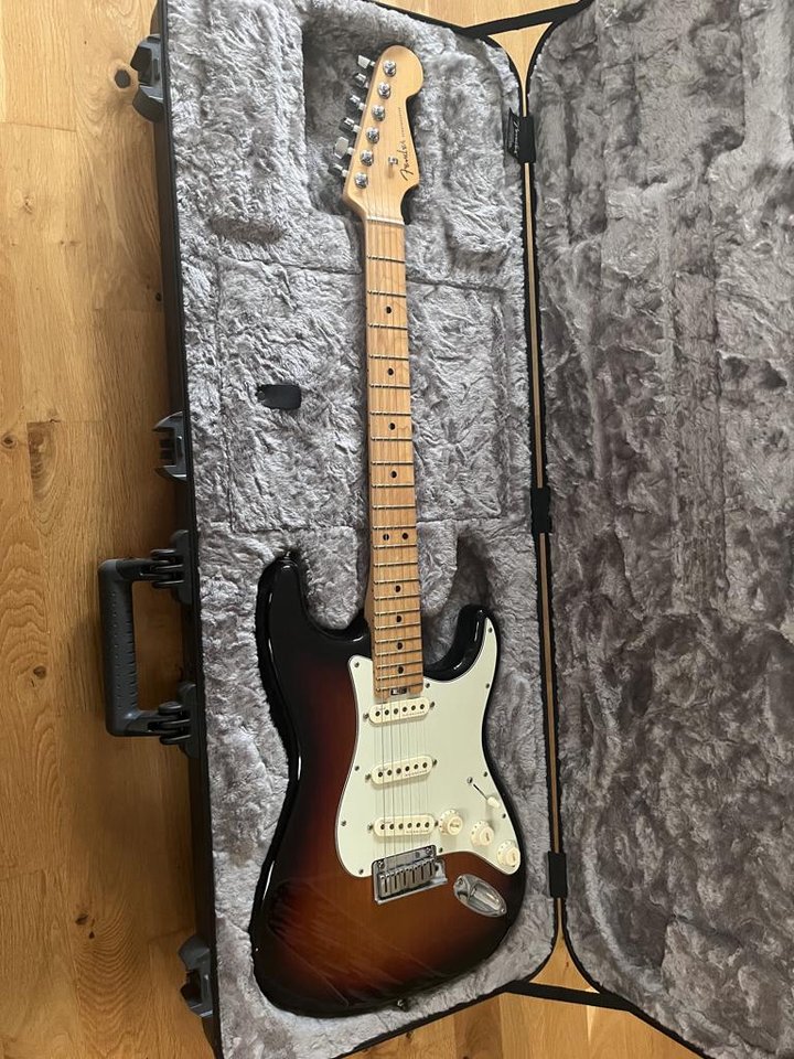 Fender Elite Strata