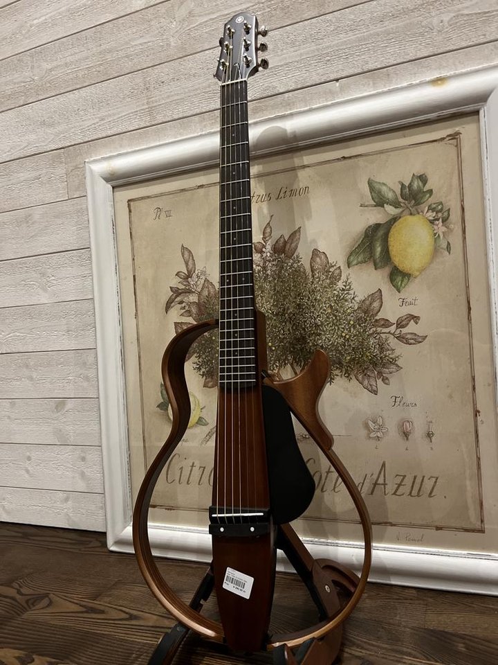 Yamaha SLG200s i nyskick