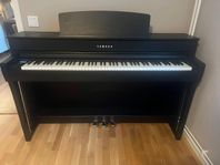 Yamaha CLP-745–Like New, Well Maintained +Bench & Headphon