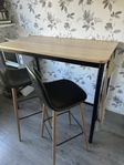 barbord med stolar
