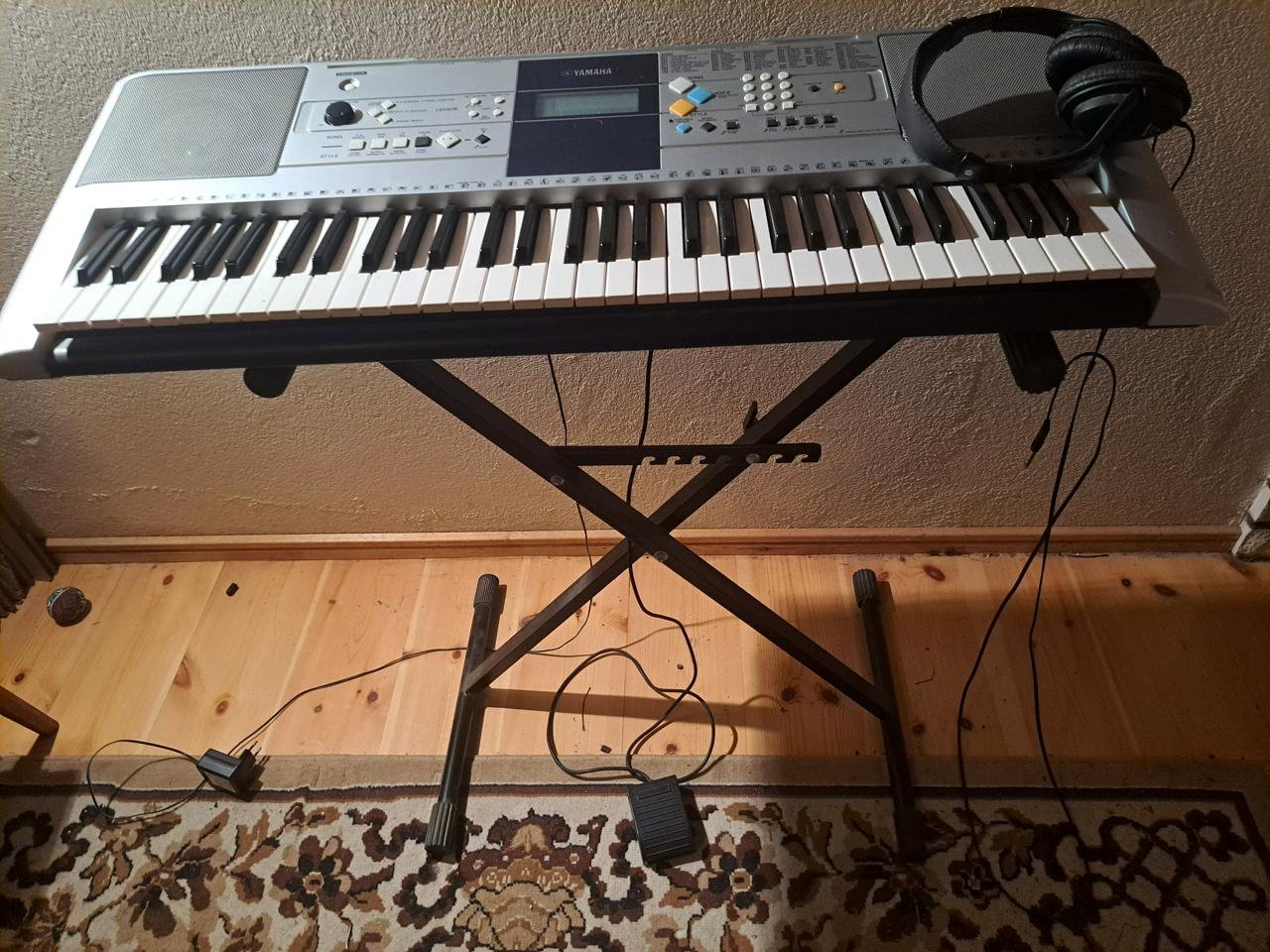 Keyboard Yamaha PSRE323