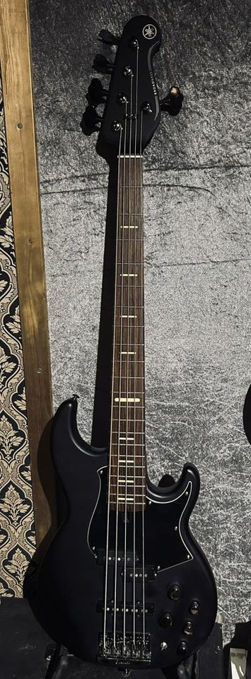 Yamaha BB735A Matte Black Bass