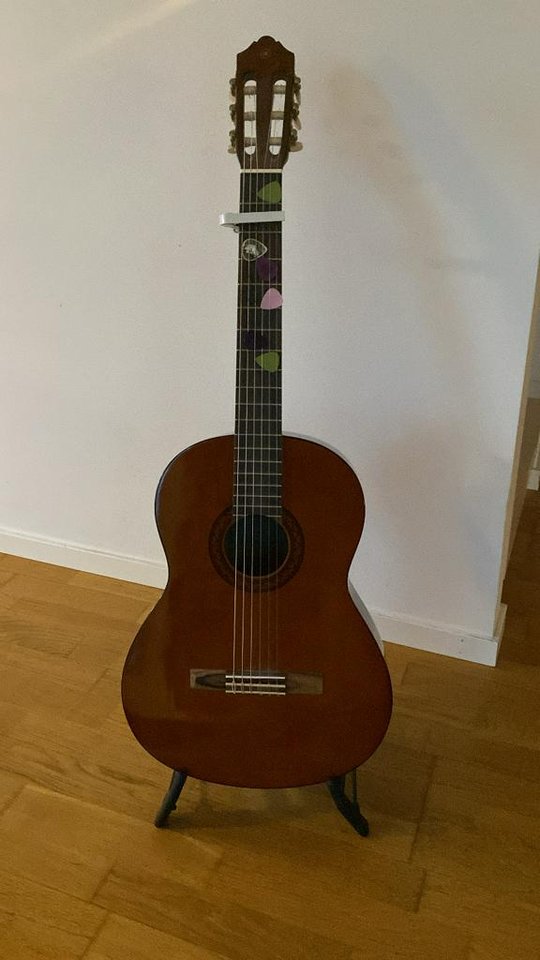 Yamaha akustisk gitarr
