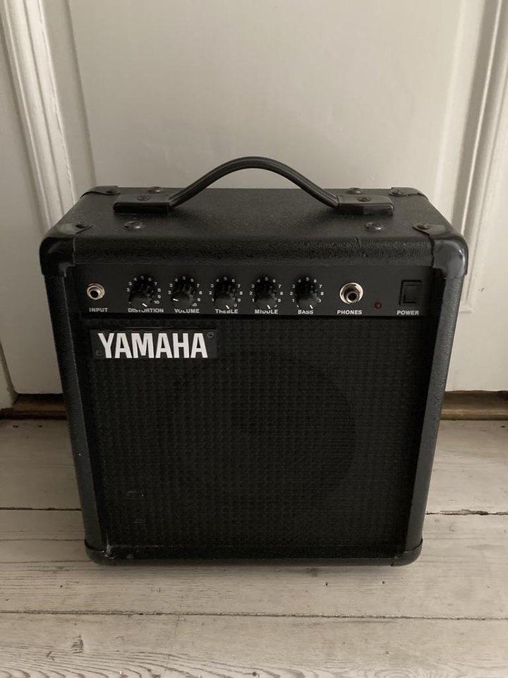 Gitarrförstärkare Yamaha HY-1...