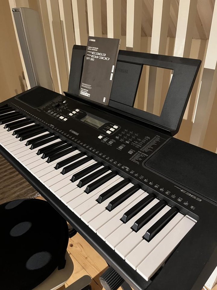Yamaha PSR-E363 keyboard 