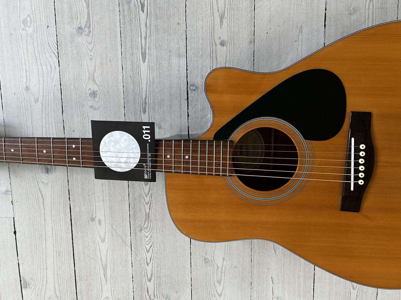 Yamaha akustisk/elektrisk gitarr