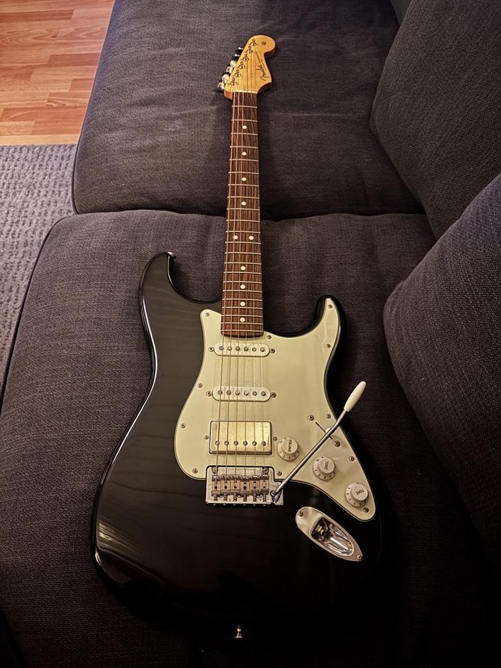 Fender Hybrid II Stratocaster...