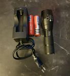 Multifunktionell LED Ficklampa med batterier
