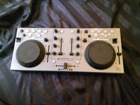 Kontrol DJ KDJ-500 midicontroller
