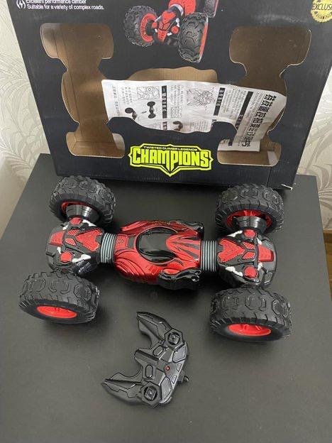 RC-bil vid namn Twisted Climb...