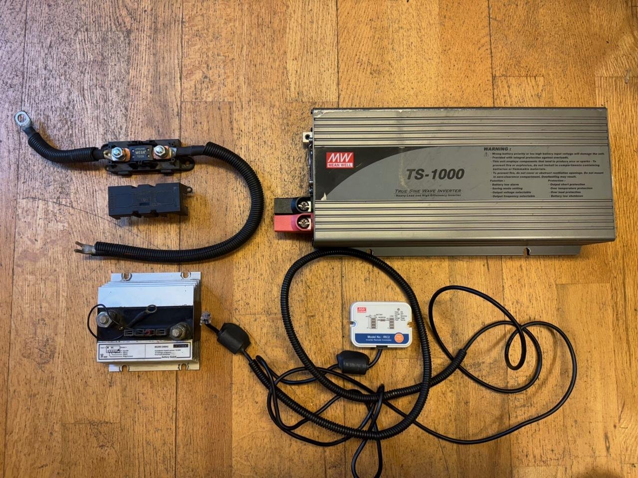 Inverter 1000 W Mean Well ext...