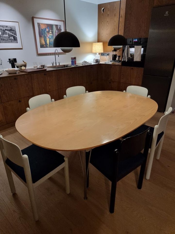 Superellips matbord Bruno Mat...