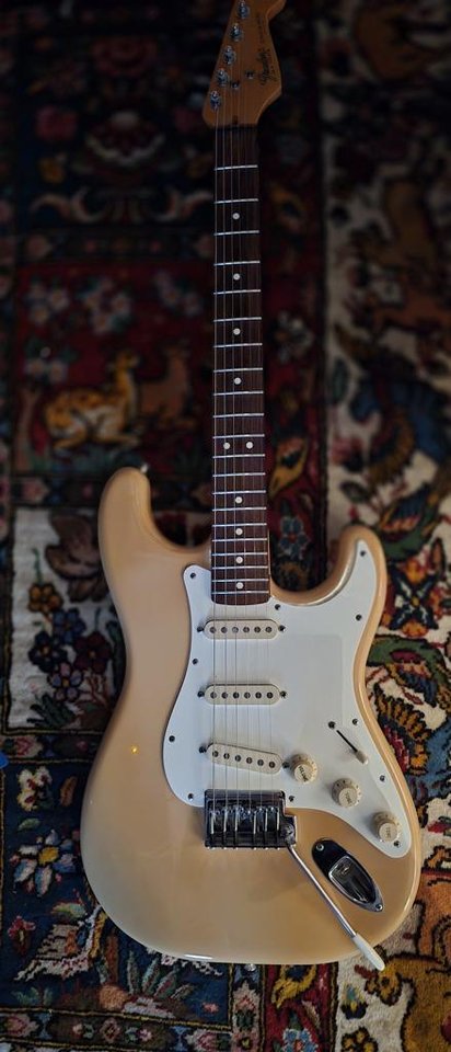 fender 1984 fullerton strata 