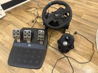 Logitech G29 Racing Wheel + Pedaler + Växelspak