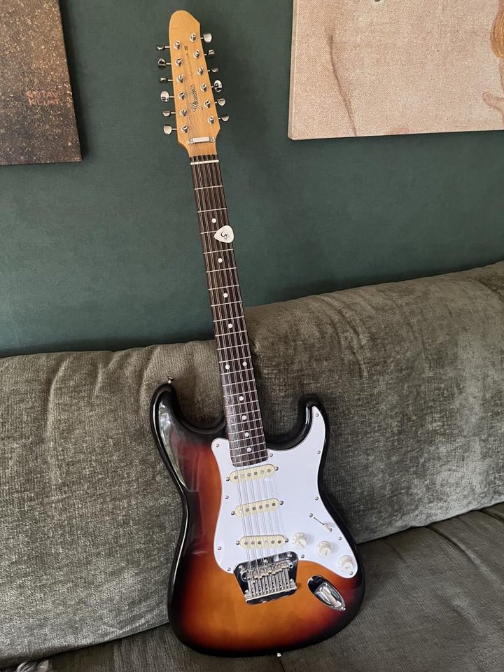 Fender Stratocaster  XII (MIJ)