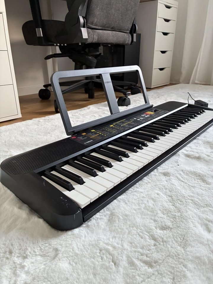 Yamaha keyboard 