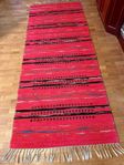 Hemvävd ”Trasmatta”  200 x 77 cm Röd