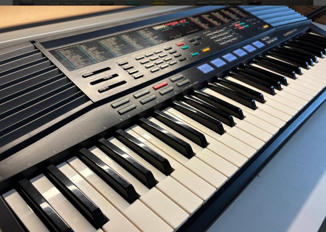 Yamaha PSR-47 Keyboard
